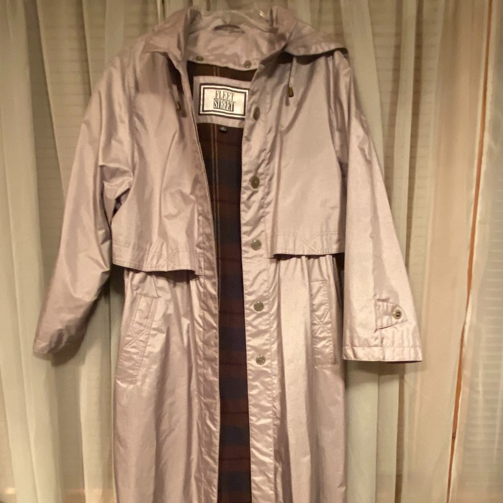 Fleet Street By London Fog Hooded Woman's  Trench Coat  Size 12 Tan